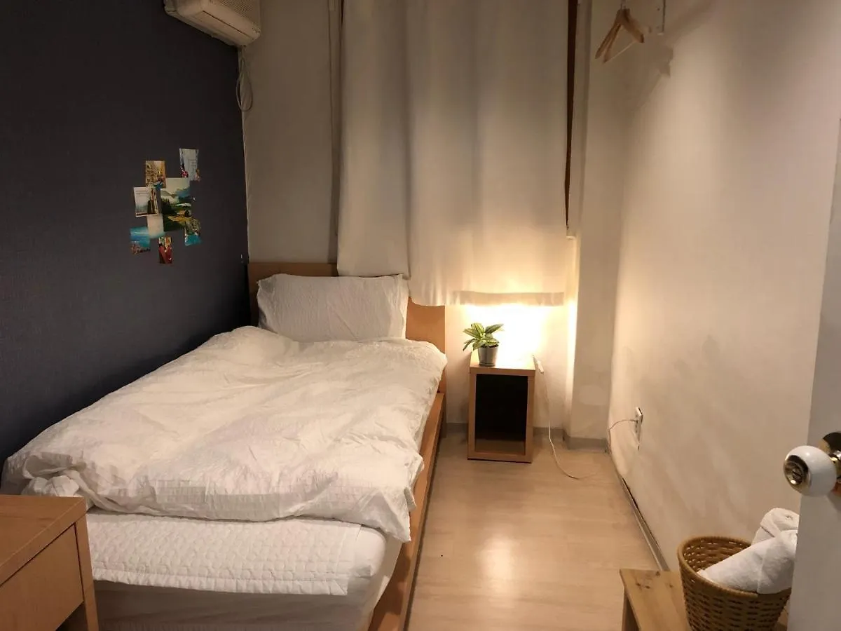 Chris Hostel Szöul 2*,